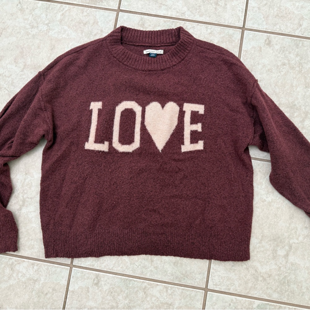 Love Graphic Crewneck Sweater in Burgundy